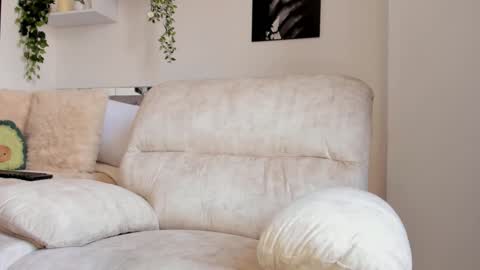 Snapshot of _alissonrose chatting on December 5, 2024, 4:12 pm Karo online show from December 5, 2024, 4:12 pm