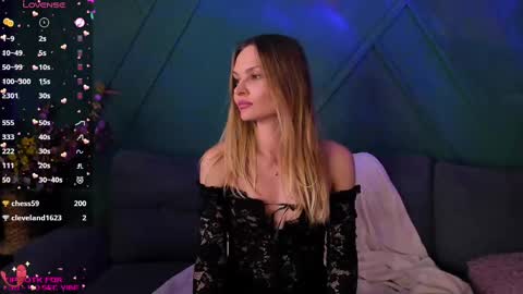 Snapshot of _alleyesonme chatting on February 28, 2025, 3:59 pm Mia online show from February 28, 2025, 3:59 pm