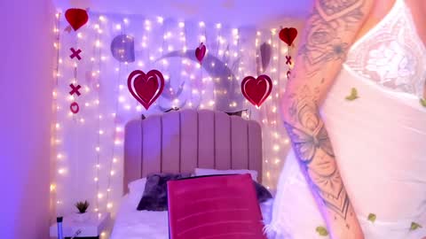 Allondra  online show from February 7, 2025, 1:25 am