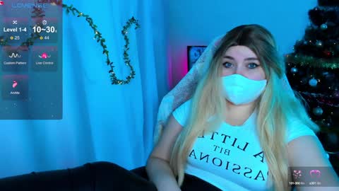 Amy NO NUDE MODEL online show from December 17, 2024, 1:27 pm