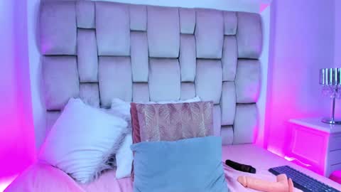 Angel Azul online show from December 25, 2024, 1:19 pm