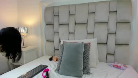 Angel Azul online show from February 22, 2025, 7:36 pm