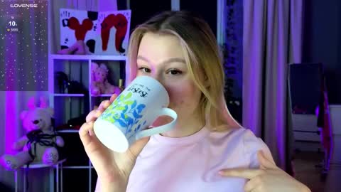 Anna Nolan online show from February 19, 2026, 6:42 am