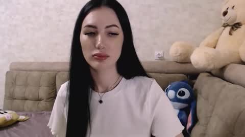 Anna online show from April 19, 2026, 9:17 pm