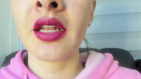 Snapshot of _antomouth_paradise chatting on July 4, 2026, 10:54 am antonia online show from July 4, 2026, 10:54 am