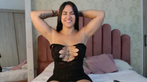 Queen Cruz online show from October 5, 2025, 1:15 am