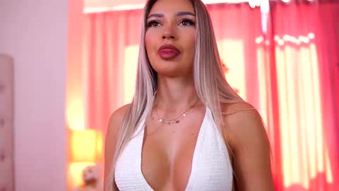 Snapshot of _arielle chatting on March 4, 2025, 9:51 am Arielle online show from March 4, 2025, 9:51 am