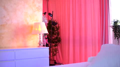 Arielle online show from November 25, 2025, 9:42 am