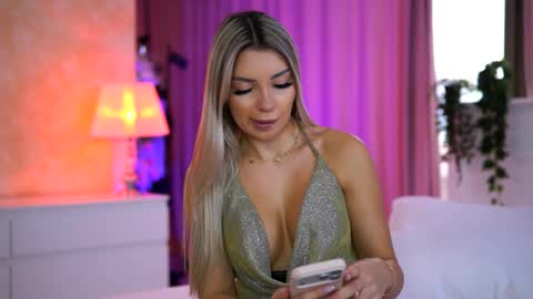 Arielle online show from December 3, 2025, 10:02 am