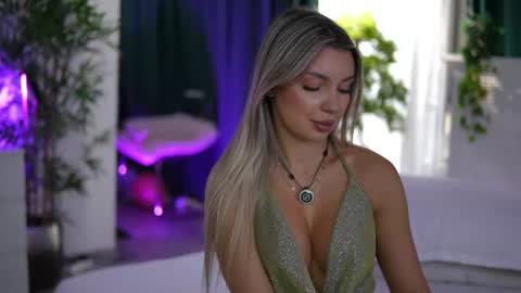 Snapshot of _arielle chatting on June 26, 2026, 7:35 am Arielle online show from June 26, 2026, 7:35 am