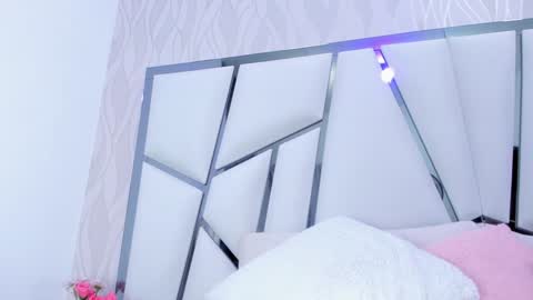 Aura online show from December 29, 2024, 3:11 am