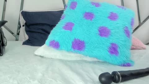 Aura online show from December 30, 2024, 7:11 pm