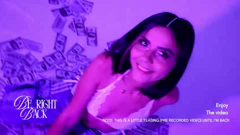 _aurora_collins_ online show from January 11, 2026, 12:32 pm