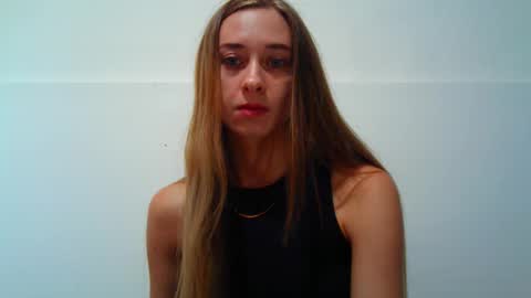 Snapshot of _aurora_sweet chatting on September 12, 2025, 8:58 am _aurora_sweet online show from September 12, 2025, 8:58 am