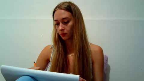 Snapshot of _aurora_sweet chatting on September 15, 2025, 9:31 am _aurora_sweet online show from September 15, 2025, 9:31 am
