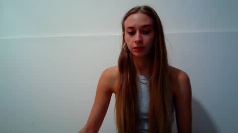 Snapshot of _aurora_sweet chatting on September 19, 2025, 11:00 am _aurora_sweet online show from September 19, 2025, 11:00 am