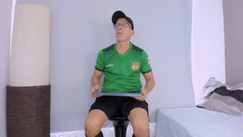 _axelking_ online show from November 18, 2025, 11:36 am