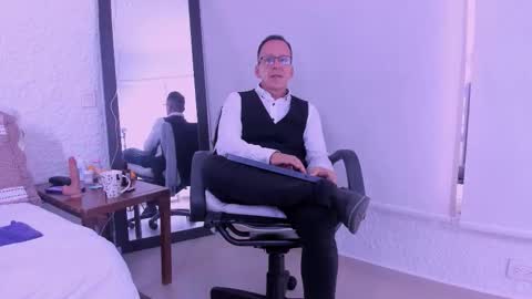 _axelking_ online show from February 9, 2026, 11:36 am