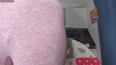 Snapshot of _axolot_ chatting on January 8, 2025, 10:58 pm Olivia online show from January 8, 2025, 10:58 pm