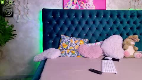  AzzaLee  online show from June 2, 2026, 5:42 am