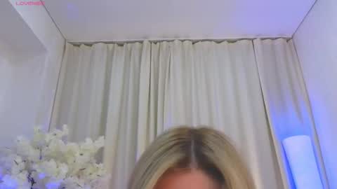 Jess online show from November 14, 2025, 3:27 am