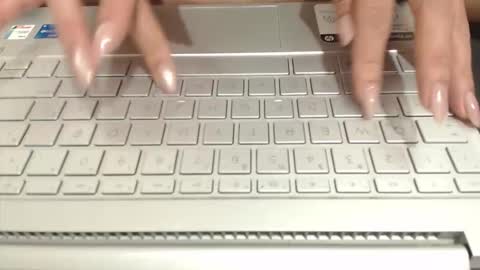 Snapshot of _bella_angel chatting on December 3, 2025, 2:52 am Mar online show from December 3, 2025, 2:52 am