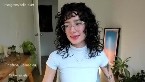 Snapshot of _bellaela chatting on February 13, 2025, 10:00 pm Ella online show from February 13, 2025, 10:00 pm