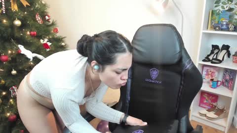 Bella Evans online show from December 18, 2024, 6:53 am