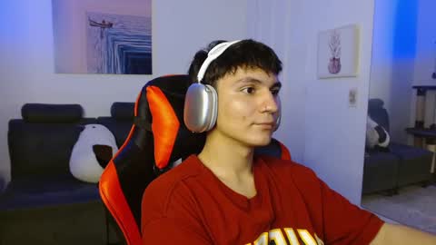 Snapshot of _blakee chatting on February 4, 2025, 10:10 am B L A K E online show from February 4, 2025, 10:10 am