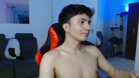 Snapshot of _blakee chatting on February 6, 2025, 10:32 pm B L A K E online show from February 6, 2025, 10:32 pm