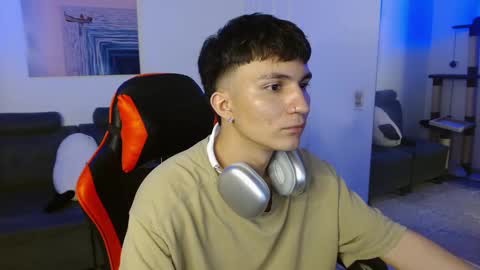 Snapshot of _blakee chatting on February 13, 2025, 7:03 am B L A K E online show from February 13, 2025, 7:03 am