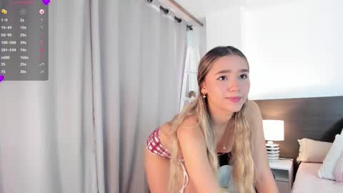 Snapshot of _bleuelune chatting on September 28, 2025, 1:27 pm Mary online show from September 28, 2025, 1:27 pm