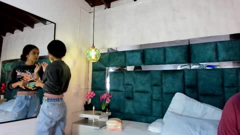 _bonnyandclyde online show from March 6, 2026, 12:12 pm