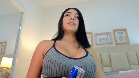 Brenda  online show from February 3, 2025, 7:42 pm