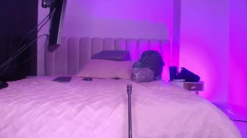 Britany online show from November 26, 2025, 3:18 am