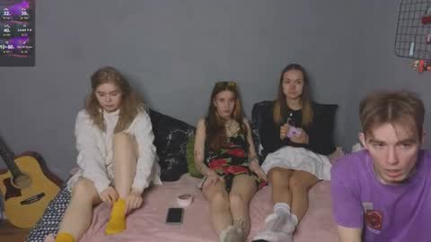 _by_double_sexy_miss_ online show from April 5, 2026, 7:16 am