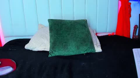 Snapshot of _caro_lyne_ chatting on September 15, 2025, 7:03 pm Carolina online show from September 15, 2025, 7:03 pm