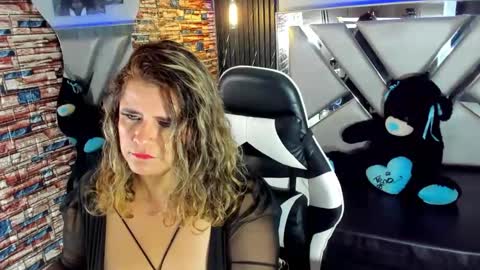 Snapshot of _casandra11 chatting on February 10, 2025, 11:45 pm _casandra11 online show from February 10, 2025, 11:45 pm