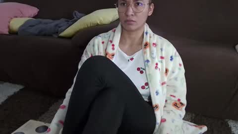 cat online show from November 14, 2025, 2:49 pm