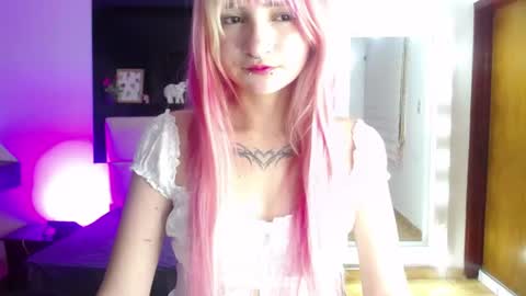 Snapshot of _charlotte_collins_ chatting on June 23, 2026, 4:16 pm _charlotte_collins_ online show from June 23, 2026, 4:16 pm