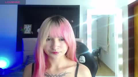 Snapshot of _charlotte_collins_ chatting on June 26, 2026, 4:11 pm _charlotte_collins_ online show from June 26, 2026, 4:11 pm