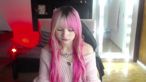 Snapshot of _charlotte_collins_ chatting on July 3, 2026, 3:51 pm _charlotte_collins_ online show from July 3, 2026, 3:51 pm