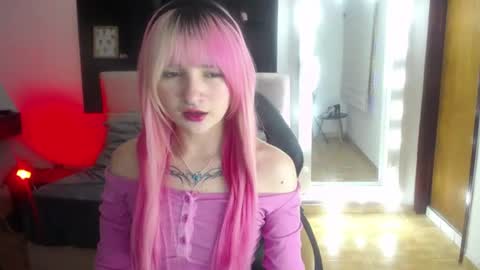 Snapshot of _charlotte_collins_ chatting on July 10, 2026, 4:53 pm _charlotte_collins_ online show from July 10, 2026, 4:53 pm