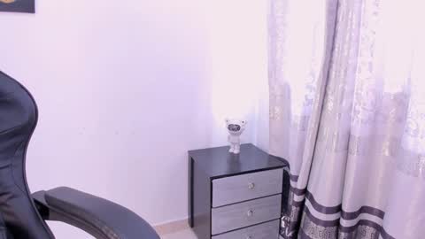 Snapshot of _charlottedavis chatting on December 6, 2024, 3:44 pm _charlottedavis online show from December 6, 2024, 3:44 pm