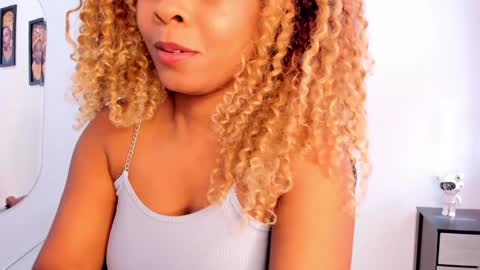 Snapshot of _charlottedavis chatting on January 26, 2025, 4:20 pm _charlottedavis online show from January 26, 2025, 4:20 pm