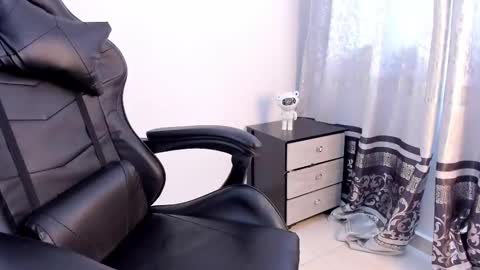 Snapshot of _charlottedavis chatting on February 13, 2025, 3:56 pm _charlottedavis online show from February 13, 2025, 3:56 pm