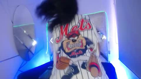 _cristal_evans online show from March 5, 2025, 12:33 pm