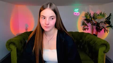 Erika online show from September 16, 2025, 1:12 pm