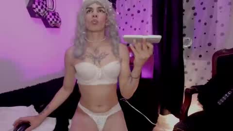 Dakota Jones online show from September 13, 2025, 5:07 am