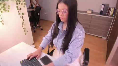 Snapshot of _danielamartinez chatting on October 21, 2025, 2:07 pm _danielamartinez online show from October 21, 2025, 2:07 pm